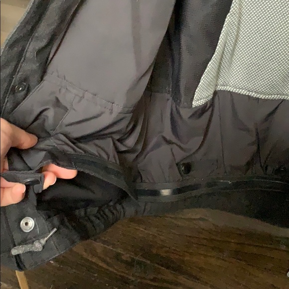Holden Snowboard Jacket - Picture 7 of 10